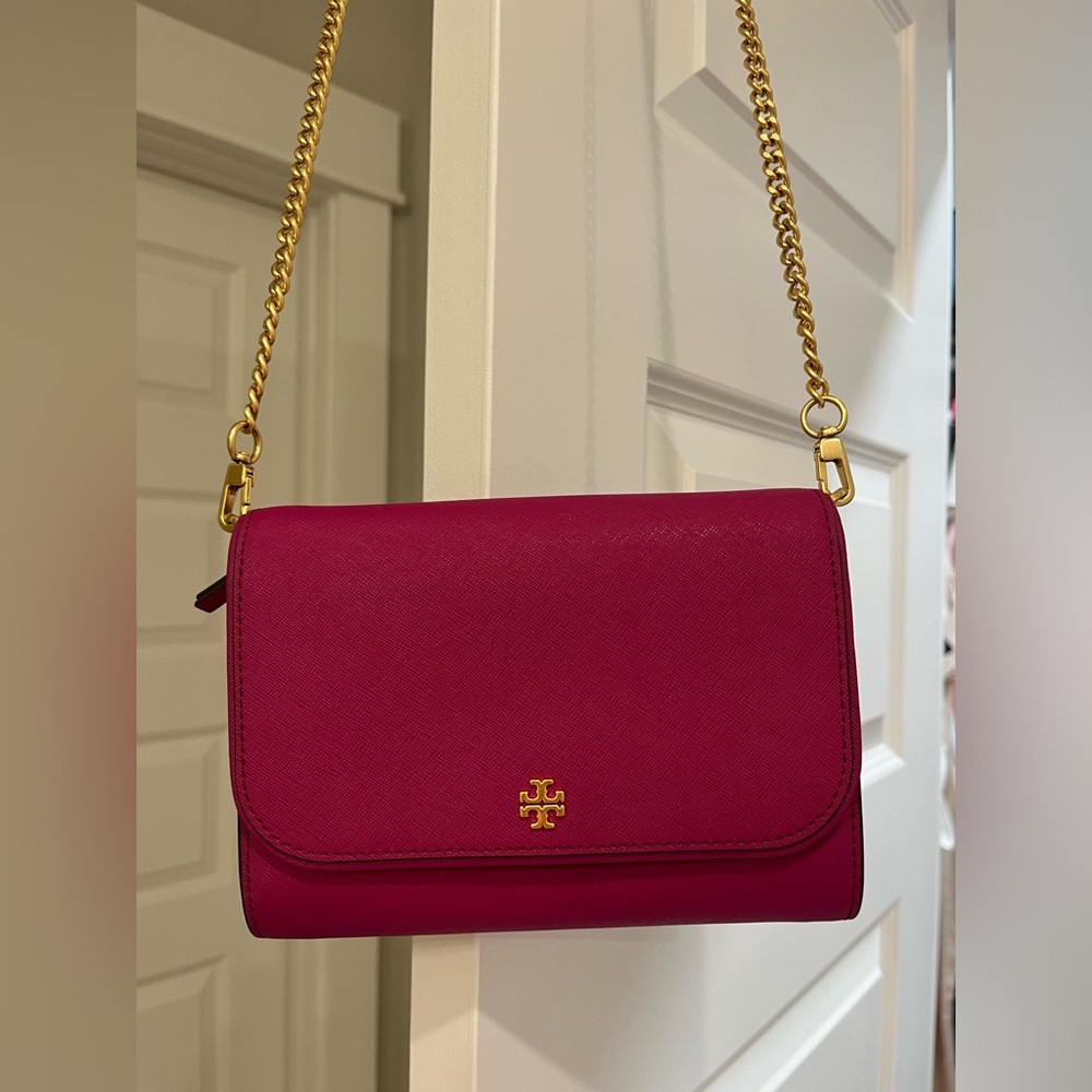Tory Burch Emerson Leather Chain Wallet Crossbody - Magenta